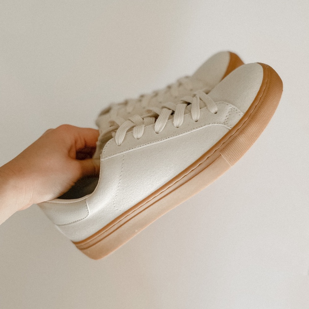 Womens Ingrid Sneakers | Universal Thread ™️ | Beige 8.5